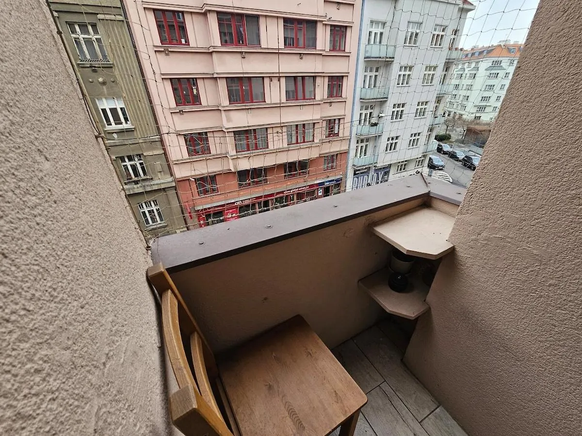 Cozy 2 Bedroom Flat In Praga Czechy