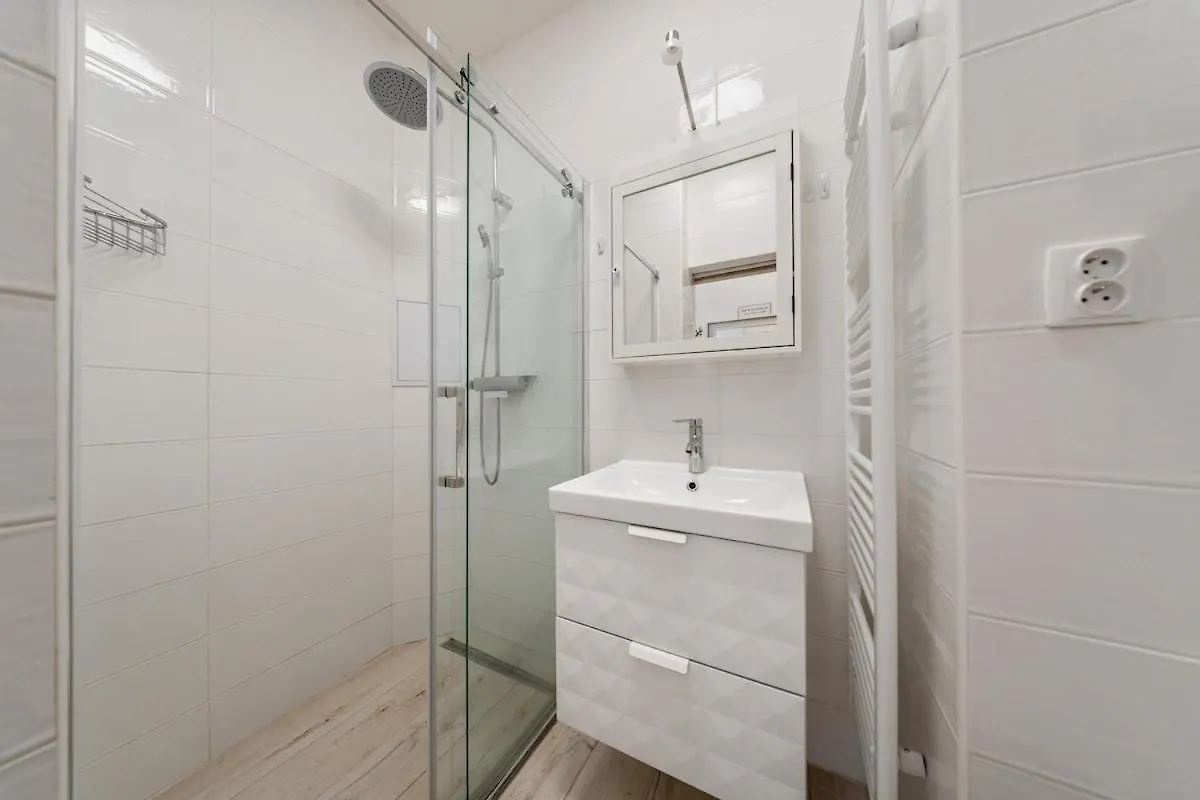 Cozy 2 Bedroom Flat In Praga
