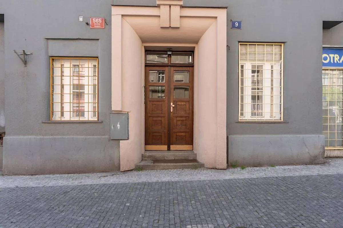 Cozy 2 Bedroom Flat In Praga